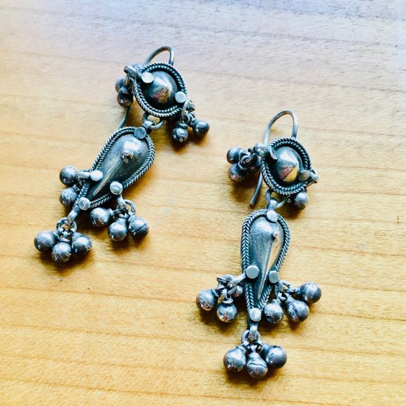 Vintage Traditional Indian Silver Dangling Ball Earrings - Picture 3 of 4